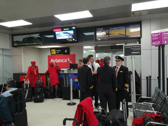 When Should I Check in with Avianca Airlines